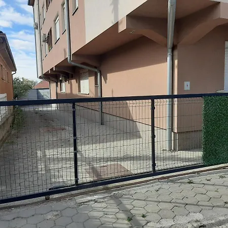 Apartman-glavas Lejlighed